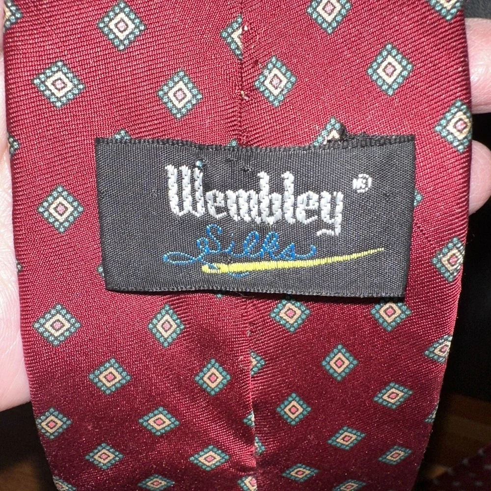 Wembley‎ Silks Men's Necktie Tie Maroon with Diamond Geometric Pattern Classic